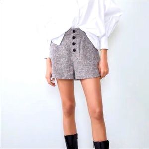 Zara tweed high raise shorts black, white, pink color. Size Small Mex 26